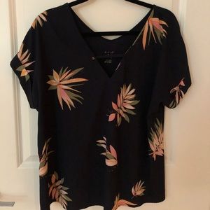 Floral Navy T-Shirt V-neck